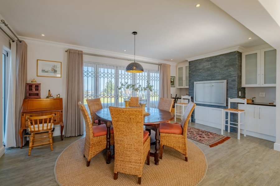 3 Bedroom Property for Sale in Chanteclair Western Cape